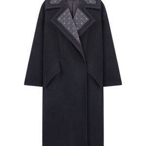 Coat with a quilted collar